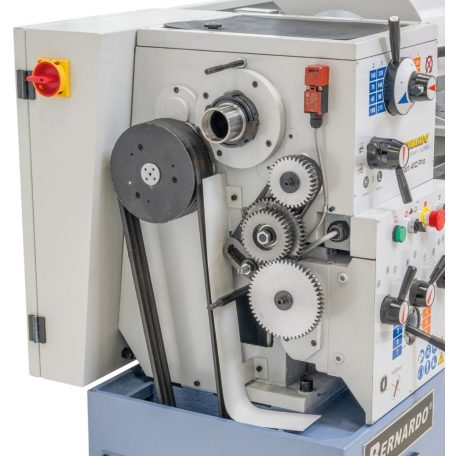 3,0/4,5kW Smart 410 x 1500 Pro + háromtengelyes digitális mutató Univerzális Esztergagép